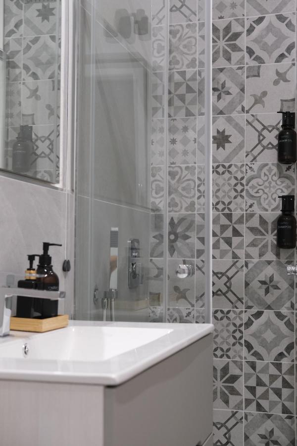 Design Moderno In Centro - Lainate- Rho Fiera Apartman Kültér fotó